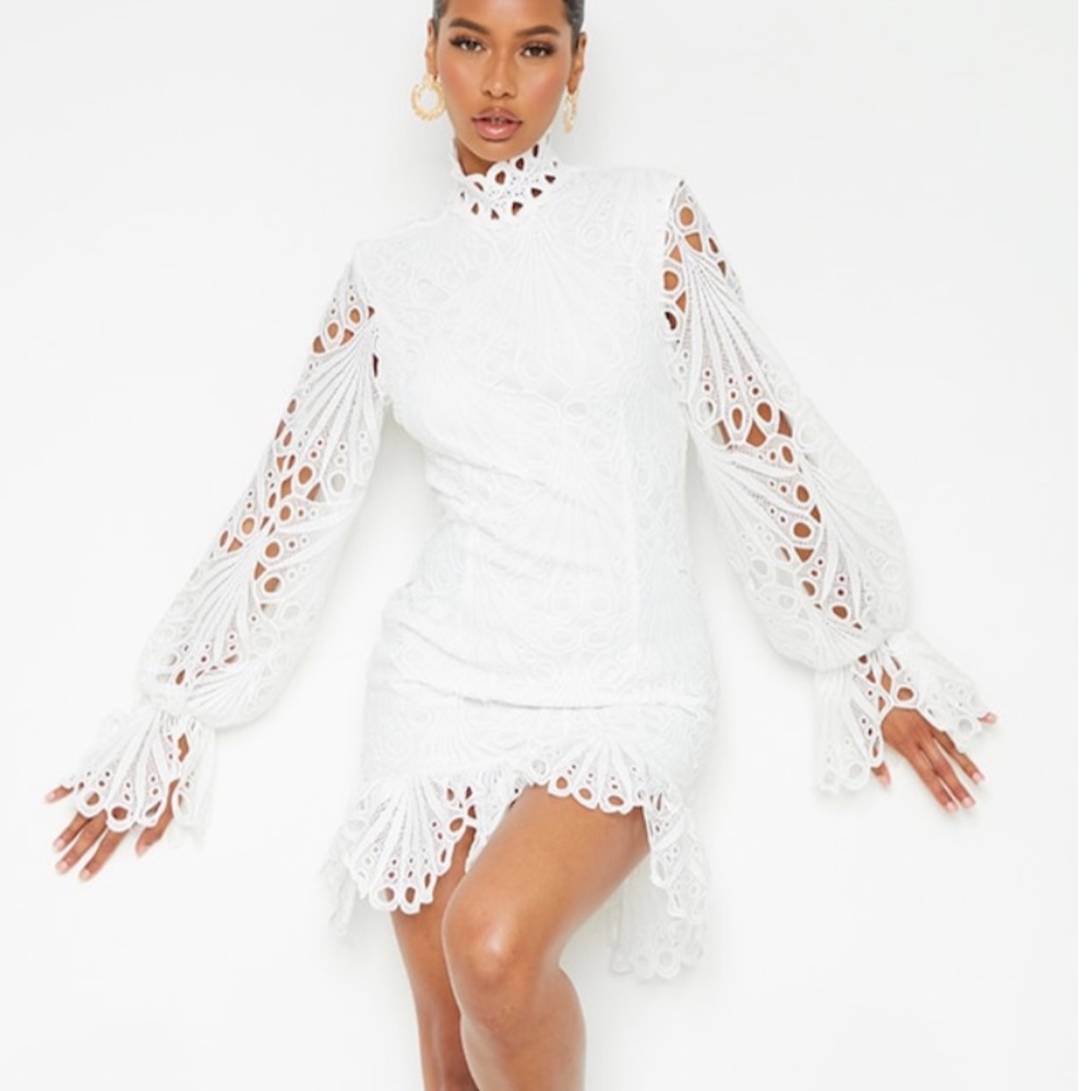 White Lace Long sleeve Dress